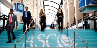 Alectinib More Effective Compared to Current Standard of Care Crizotinib Attendees during the day at the American Society of Clinical Oncology (ASCO) Courtesy: ? ASCO/Scott Morgan.