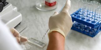 Liquid Biopsy Enables Widespread Screening and Personalized Treatment Medical equipment for blood analysis.