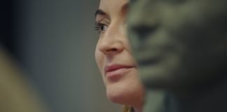 Statue of a Woman with Incurable Breast Cancer Unveiled in Front of the Norwegian Parliament